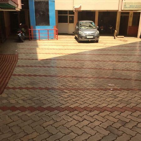 Bharati Lodge Hubli Bagian luar foto
