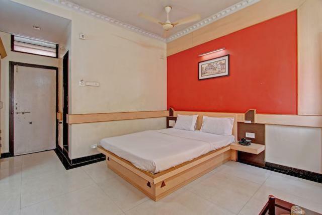 Bharati Lodge Hubli Bagian luar foto